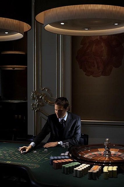 ♤♧♡♢ Casino Room, Casino Table, Gentlemans Club, Casino Night Party, Play Casino, Casino Night, Casino Royale, Casino Party, Casino Theme