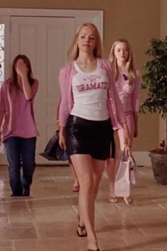 Mean Girls Fashion, Mean Girls Halloween, Mean Girls Aesthetic, Mean Girls Outfits, Mean Girls Movie, Mean Girl, Iconic Outfits, 2000 Fashion, Girl Movies