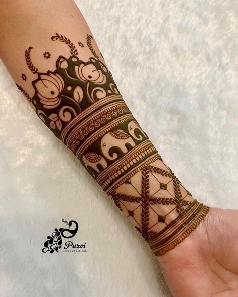 Henna Or Mehndi in Urdu Culture of centrl asia India Pakistan Turkish Africa Arab Countries Wedding Eid Speical #mehndi #henna #wedding #hennaart #hennaartist #mehndidesigns #hennatattoo #mehendi #mehndidesign #hennadesign #mehndiartist #hennadesigns #mehndiart #bride #bridalhenna #hennainspire #art #hennalove #indianwedding #bridalmehndi #bridal #mehandi #love #hennawedding #pakistaniwedding #hennainspo #mehndilove #whitehenna #mehndibride #hennainspiration #fashion #wedding #aesthetic #mehndi Half Hand Mendhi Designs, Mehendi Aesthetic Designs, Mehndi Designs Simple Easy, Aesthetic Mehndi, Front Hand Mehndi Design, Front Hand Mehndi, Mehndi Designs Simple, Arab Countries, Bridal Mehandi