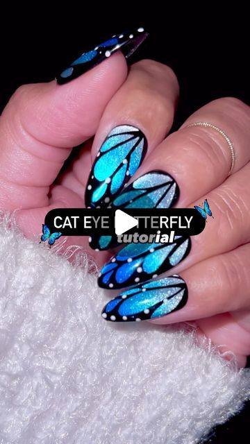 Jeanette Flores on Instagram: "POV: You found the PERFECT tutorial for spring nails!!😱🤩🤯 Trending butterfly wings, but make them cat eye🦋  Make sure to SAVE & SHARE for spring nail inspo, and FOLLOW for more tutorials 💅🏽   Using @daily_charme (code: JEN10) •C02 Whiskers •Strong Cat Eye Magnetic Cylinder •T09 Blue Lagoon •05 Blending nail art brush  •Charme Gel Art Paint / P01 Black •Daily Charme Nail Art Brush / Art Liner  #dailycharme #chromenails #uñas #springnails2024 #springnails #butterflywings #butterflynails #sparklynails #glitternails #nailinspo #ombrenails  #iridescentnails #fairynails #fairycore #nailart #cutenails #diynails #nailtrends #viralnails #howto #nailarttutorial #tutorial #diynails #easynailart #stepbystep #cateyenails #magneticnails #bluemorpho" How To Butterfly Nail Art, Black And Blue Cat Eye Nails, Butterfly Cat Eye Nails, 2024 Nail Art Trends, Cat Eye Butterfly Nails, Nail Art Designs Butterfly, Chrome Butterfly Nails, Nail Art Tutorial Videos, Brush Nail Art Design