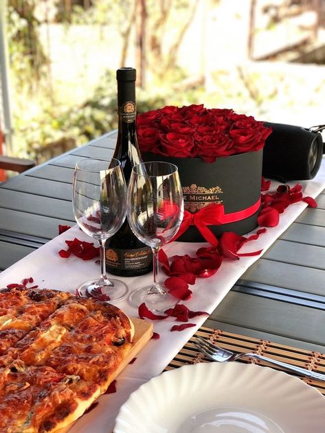 Valentines Day Esthetics, Valentine Esthetics, Couple Esthetics, Valentines Day Aesthetic Couple, Valentines Day Champagne, Champagne Aesthetic, Valentines Day Aesthetic, Valentine Couple, Day Aesthetic