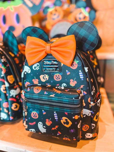 Disney Bags Backpacks, Halloween Infantil, Mouse Halloween, Loungefly Backpack, Minnie Mouse Backpack, Cute Mini Backpacks, Minnie Mouse Halloween, Disneyland Halloween, Loungefly Bag