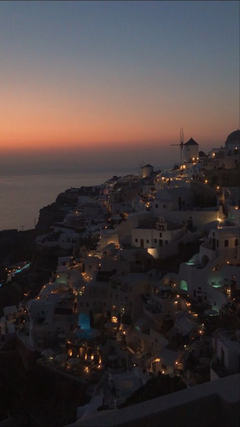 #oia #santorini #greece #summer #sunset #bestsunset Greece Dark Aesthetic, Santorini Aesthetic, Greece Wallpaper, Greece Sunset, Oia Santorini Greece, Santorini Sunset, Greece Summer, Best Nature Wallpapers, Oia Santorini