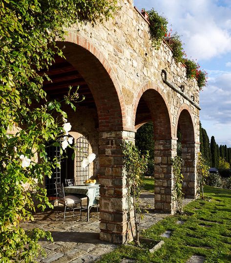 Wineries Architecture, Italian Farm, Tuscan Village, Tuscan Architecture, Tuscan Landscaping, Hillside House, Tuscan House, Italian Villa, Landscape Photography Nature