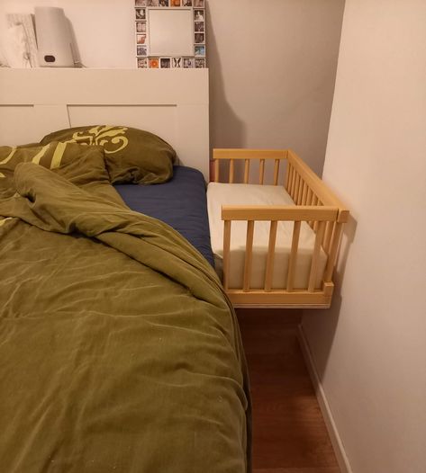 Foldable & Compact Co-Sleeper Co Sleeper Crib Diy Plans, Sidecar Bed Co Sleeper, Ikea Co Sleeper Hack, Diy Sidecar Cosleeper, Diy Co Sleeper Crib, Small Space Crib, Small Bedroom With Crib And Bed, Diy Co Sleeper, Diy Cosleeper