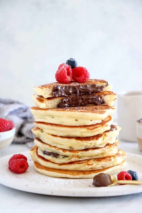 Nutella Pancakes Recipe, Pancake Nutella, Pancakes Nutella, Crepes Pancakes, Chocolate Snickerdoodles, Stuffed Pancakes, Recipes To Bake, Basic Pancakes, Nutella Pancakes