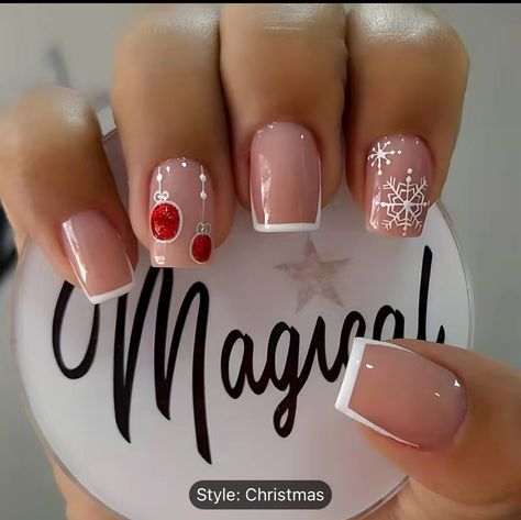 Nails For Girls Kids, Square Tip Nails, Christmas Fake Nails, Press On Nails Square, Square Press On Nails, Short Fake Nails, Festive Nail Art, Christmas Nails Easy, Cute Christmas Nails