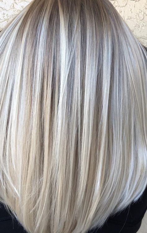 Zoo Hairstyles, Blonde Grey Hair, Hair Elegant, Elegant Girls, Perfect Hair Color, Layered Hairstyles, Silver Hair Color, Haircut Styles, Hairstyles Wedding