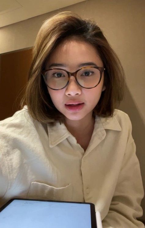 Ootd Short Hair, Edgy Bob Haircuts, Korean Short Hair, Ideal Girl, Shot Hair Styles, Haircuts Straight Hair, Hair Collection, Girl Short Hair, Short Hair Haircuts