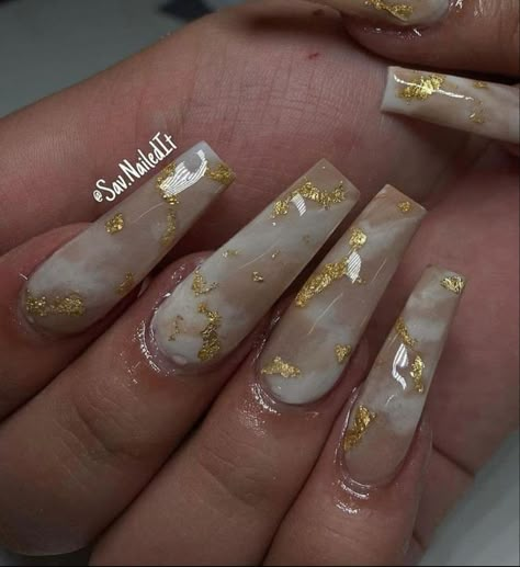 Marble Acrylic Nails, White Nails With Gold, Grad Nails, Gold Acrylic Nails, Matte Nails Design, Long Square Acrylic Nails, Acrylic Nails Coffin Short, Glam Nails, Short Acrylic Nails Designs