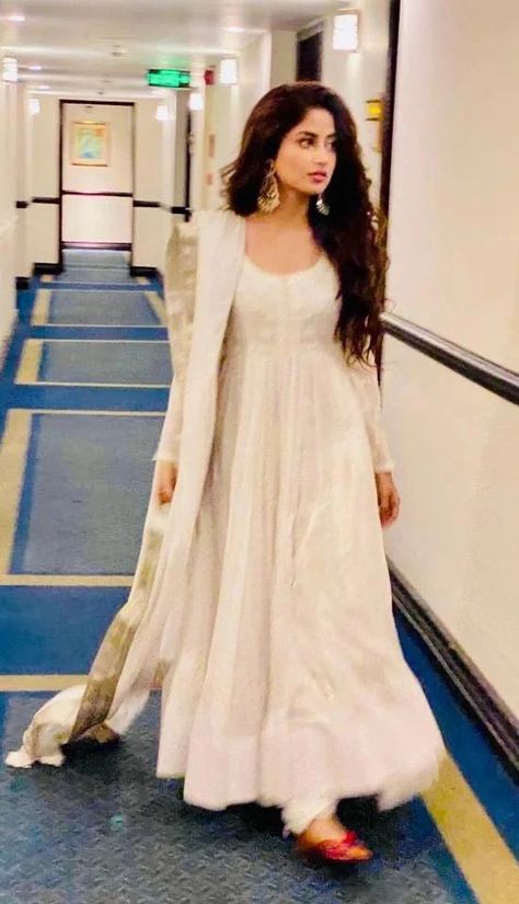 Queen🌙 Stylish Actresses, Sajal Ali, Desi Wear, Desi Fashion Casual, White Suit, Beautiful Suit, Pakistani Bridal Dresses, Indian Couture, Pakistani Dress Design