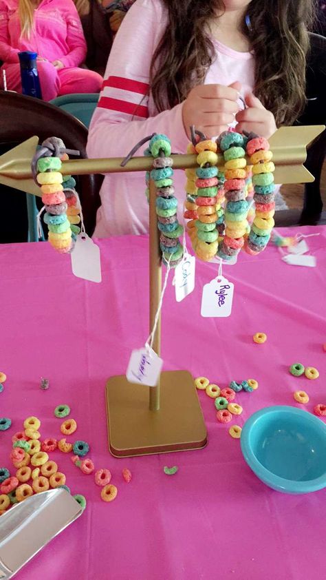 Loop Bracelets, Froot Loop, Preschool Cooking, Prop Box, Candy Necklace, Sweet Ideas, Candy Necklaces, Fruit Loops, Kid Craft