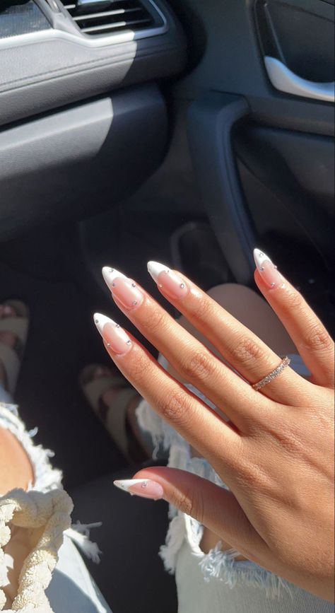 Nails Almond Birthday, 25th Bday Nails, Nails For 22nd Birthday, 30th Bday Nails Ideas, 22 Bday Nails, 21sr Birthday Nails, Birthday Nails 20 Years Old, 22nd Bday Nails, Simply Birthday Nails