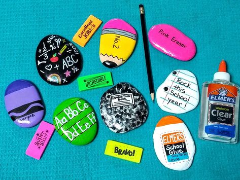 Back To School Rock Painting, School Painted Rocks, Rock Painting For Teachers, School Rock Painting Ideas, Teacher Painted Rocks, Back To School Painted Rocks, Cute Mini Painting Ideas, Joke Gifts, Appreciation Gifts Diy