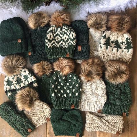 Knitted Accessories Fashion, Knit Hat Patterns, Cozy Hats, Green Wheat, Circular Knitting Machine, Easy Crochet Hat, Crochet Patterns Free Beginner, Knitting Patterns Free Hats, Loom Knitting Patterns