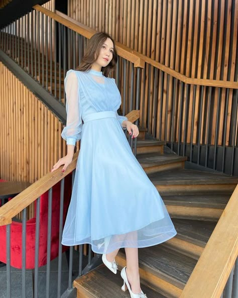 Məzun Geyimləri, Aesthetic Gown, Convocation Dress, Gown Dress Design, Model Dress Kebaya, Haldi Ceremony Outfit, Celebrity Fashion Outfits, Baby Blue Dress, Modest Evening Dress