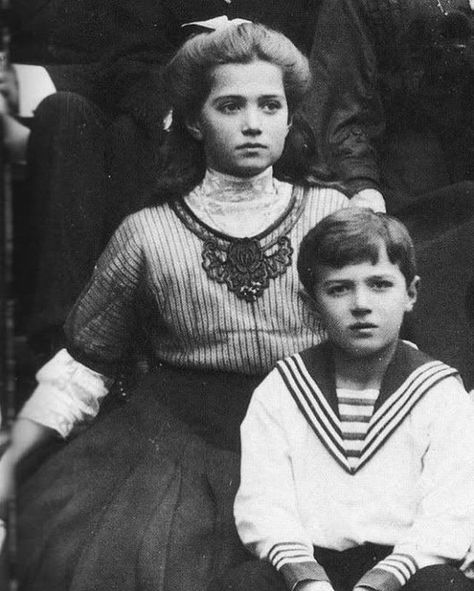 Grand Duchess Maria Nikolaevna and Tsarevich Alexei Familia Romanov, Alexei Romanov, Anastasia Romanov, Grand Duchess Olga, House Of Romanov, Alexandra Feodorovna, Romanov Dynasty, Tsar Nicholas Ii, Tsar Nicholas