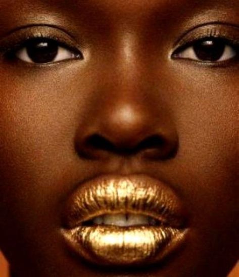 Gold Leaf Makeup, Leaf Makeup, African Makeup, Lipstick Tattoos, Gold Lipstick, Lipstick Designs, Dark Lipstick, Gold Lips, Lips Shades