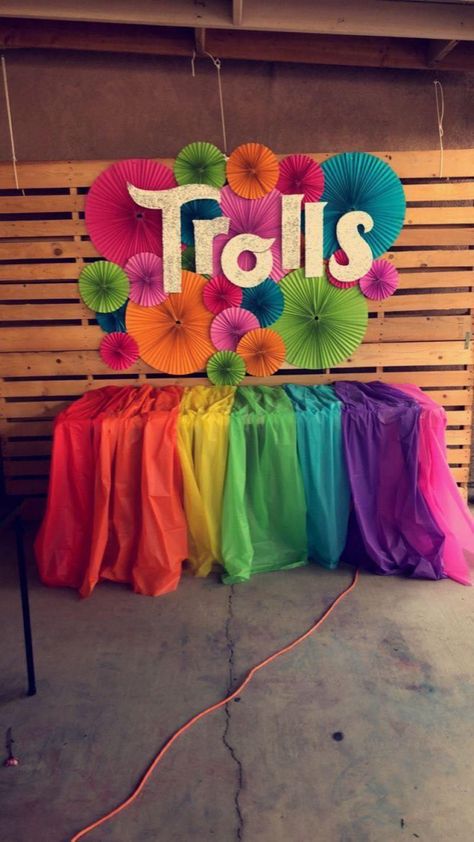 Diy Trolls Birthday Party, Trolls Birthday Party Cake, Troll Party Theme, Trolls Birthday Cake, Trolls Cake, Table Birthday, Cake Table Birthday, Trolls Birthday Party, Troll Party