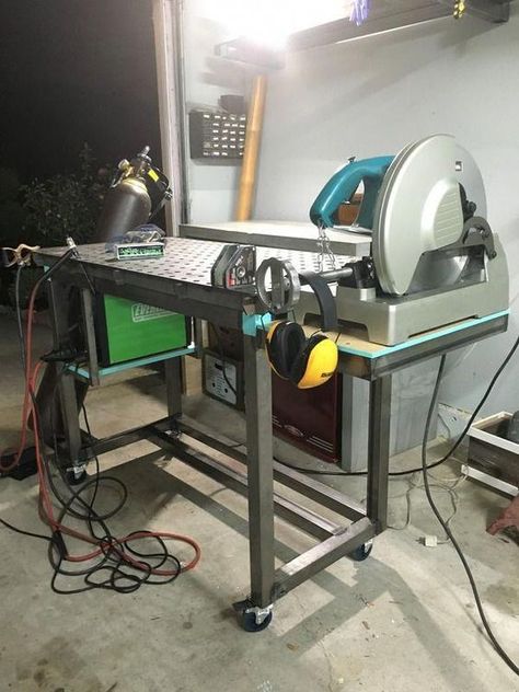 Welding Bench, Officine In Garage, Welding Table Diy, Welding Tables, Welding Shop, Welding Jobs, Welding Cart, Welding And Fabrication, Diy Welding