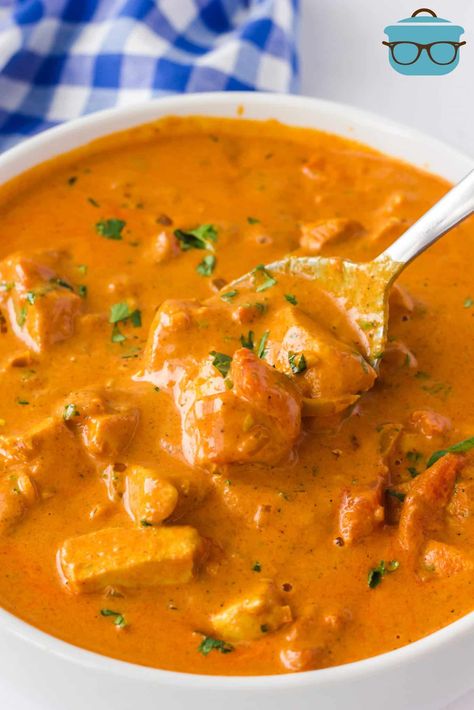 CREAMY BUTTER CHICKEN - The Country Cook Mild Butter Chicken Recipe, Chicken With Sour Cream, Recipes Using Turmeric, Creamy Butter Chicken, Cream Chicken Recipes, Butter Chicken Recipe Indian, Butter Chicken Recipe Easy, Chicken Shawarma Recipe, Make Butter