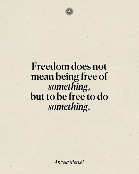 graduatedition, fiveminutejournal, journaling, graduates, learnings, mindfulness, empowerment, newseason, seasonalrefresh, intelligentchange, positivethinking, selfcareritual, positivemindset The Five Minute Journal, Intelligent Change, Five Minute Journal, Quotes To Inspire, Instagram Quotes, Meaningful Quotes, Product Launch, Inspirational Quotes, Mindfulness