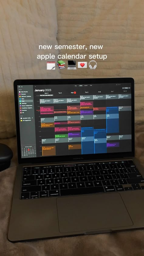 Calendar aesthetic Technology Organization, Study Online Aesthetic, Apple Calendar Aesthetic, Planner Ideas Aesthetic, Notion Calendar, Macbook Desk Setup, School Organization Aesthetic, Time Management Aesthetic, Uni Aesthetic