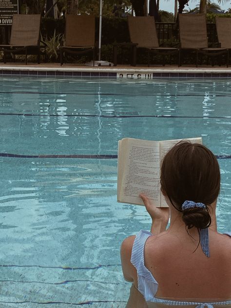 Pool Content Ideas, Summer Pool Photos, Pool Asethic, Pool Bed Poses, By The Pool Aesthetic, Pool Aesthetic Summer, Laying By The Pool, Pool Vibes, Pool Picture Ideas