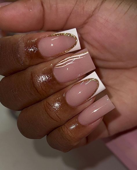 @Mjsnailgarden__ on insta 🫶🏽 Best Acrylic Nails Square, Drippy Nails, Grad Nails, Acrylic Nails Square, Nyc Nails, 4a Natural Hair, Small Nails, Gold Nail Designs, Nails Acrylic Coffin