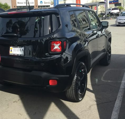 Jeep Renegade Aesthetic, Jeep Renegade Black, Black Jeep, Dream Cars Jeep, Cute Car Accessories, Jeep Renegade, Jeep Cars, Car Girl, Jeep Life