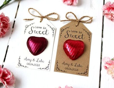 Love is Sweet Chocolate Heart Wedding Favor Heart Themed Wedding, Wedding Message, Sweet Wedding Favors, Heart Wedding Favors, Twine Bow, Creative Wedding Favors, Inexpensive Wedding Favors, Wedding Bubbles, Elegant Wedding Favors