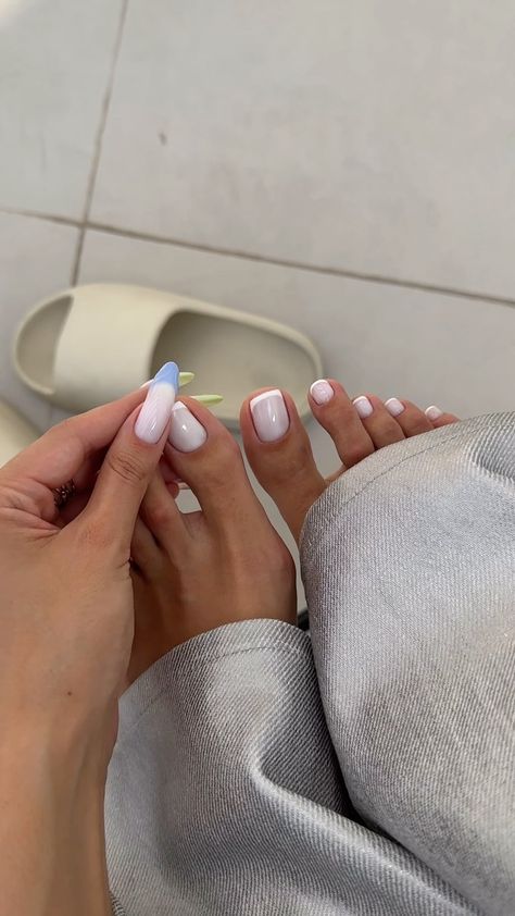 White Nails Pedicure Toenails, White French Pedicure Toenails, White On White Pedicure, Milky White Gel Pedicure, January Pedicure Colors 2024, Valentine Pedicure Ideas, White Feet Nails Ideas, Winter Toenails 2023 Trends, White On White French Pedicure