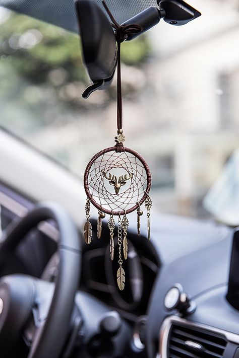 Mirror Decoration Ideas, Dream Catcher Ideas, Handmade Dream Catcher, Bohemian Crafts, Car Charms Rear View Mirror, Dream Catcher Patterns, Car Rearview Mirror Accessories, Beautiful Dream Catchers, Bohemian Dreamcatcher