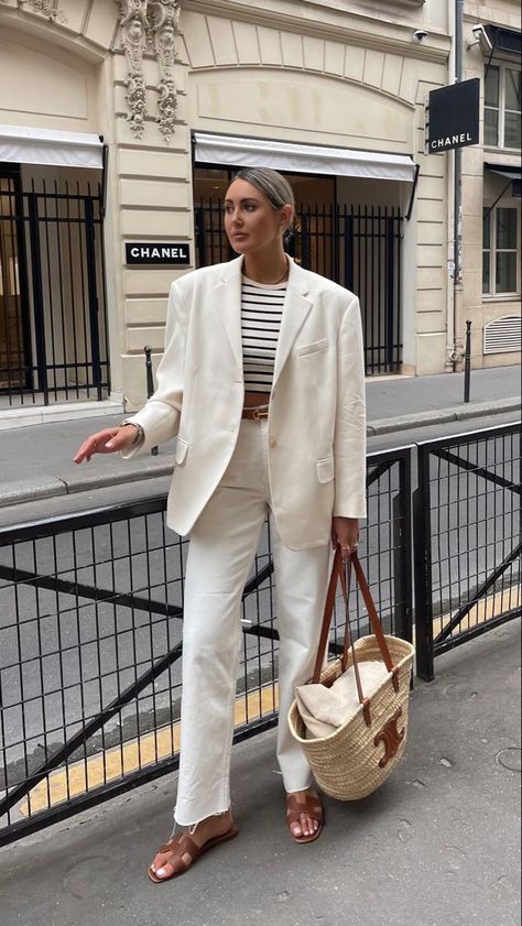 45+ Must-Have Summer Outfits 2024 to Keep You Cool & Stylish - Jennysgou Ecru Blazer Outfit, Ivory Jacket Outfit, Cream Jeans Outfit Summer, White Jeans Outfit Summer Classy, White Linen Blazer Outfit, Ivory Blazer Outfit, Cream Blazer Outfits For Women, Cream Jeans Outfit, Cream Blazer Outfit