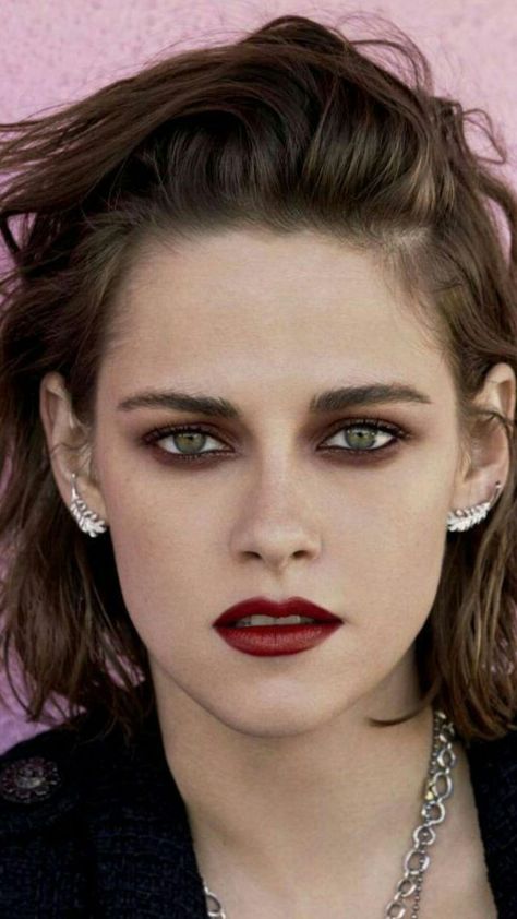 Eyeshadow For Red Hair, Kristen Stewart Aesthetic, Makeup Looks 90s, Kristen Stewart Makeup, Kristen Stewart Eyes, 90s Grunge Makeup, Make Up Color, Rock Makeup, Makeup Looks For Green Eyes