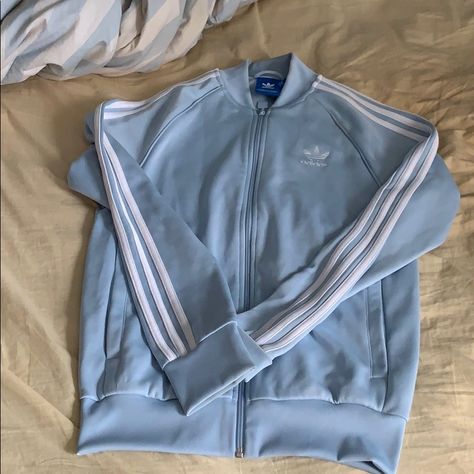 Adidas Clothes, Adidas Zip Up Hoodie, Cute Workout Outfits, Downtown Outfits, Adidas Zip Up, Adidas Sweatshirt, Adidas Outfit, Adidas Blue, Cute Jackets