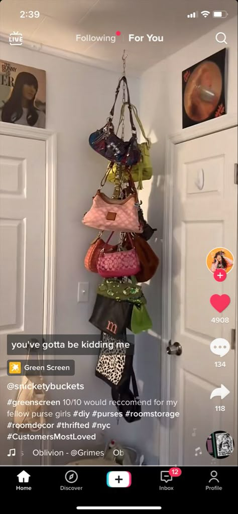 Chain attached to ceiling that holds purses Purse Storage Ideas Wall, Purse Wall Display Aesthetic, Organizing Ideas For Purses, Hanging Bag Storage, Store Displays Hanging From Ceiling, Bag Hanger Ideas Diy, Bag Hanging Ideas Bedroom, Room Purse Display, Purses Hanging On Wall