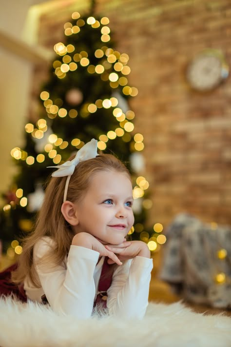 Baby Tree Photoshoot, Kid’s Christmas Photoshoot, Child Christmas Photoshoot, Only Child Christmas Photo Ideas, Kids Christmas Pictures At Home, Kid Holiday Photoshoot Ideas, Indoor Xmas Photoshoot, Photography Christmas Ideas, Easy Christmas Photoshoot Ideas Family