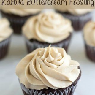 Kahlua Cupcake Recipes, Tiramisu Frosting, Kahlua Icing, Kahlua Frosting, Kahlua Cupcakes, Party Food Ideas For Adults, Frost Cupcakes, Tiramisu Cupcakes, Delicious Cupcakes Recipes