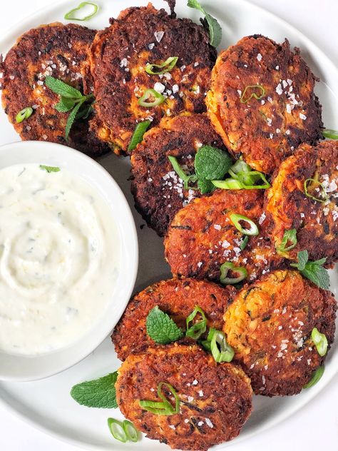 Crispy Zucchini Fritters, Recipes With Zucchini, Garlic Yogurt Sauce, Crispy Zucchini, Garlic Yogurt, Sweet Potato Burgers, Sweet Potato Fritters, Veggie Burgers Recipe, Potato Fritters