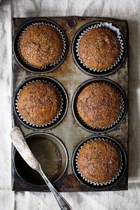 Healthy gingerbread muffins that are incredibly fluffy, warm and perfect with a cup of coffee. One of my favorite muffins to enjoy during the Winter. 134 calories per muffin! Daring Gourmet, Healthy Gingerbread, Muffins Blueberry, Gingerbread Muffins, Ambitious Kitchen, Healthy Muffin Recipes, Breakfast Bites, Healthy Muffins, Muffin Tin