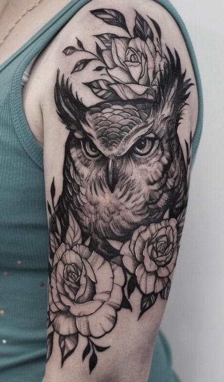 12+ Best Owl Half Sleeve Tattoo Designs Upper Shoulder Tattoo, Realistic Owl Tattoo, Owl Tattoo Sleeve, Owl Tattoo Drawings, Tier Tattoo, Model Tattoo, Tattoos Mandala, Tattoos For Women Half Sleeve, Owl Tattoo Design