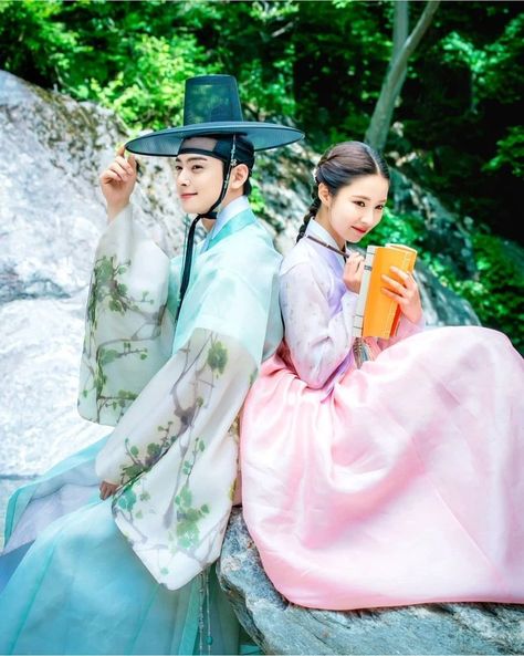 Couple Hanbok, Shin Se Kyung, Korean Traditional Dress, Korean Traditional, Cha Eun Woo, Actor Model, Traditional Dresses, Korean Drama, Youtube Channel