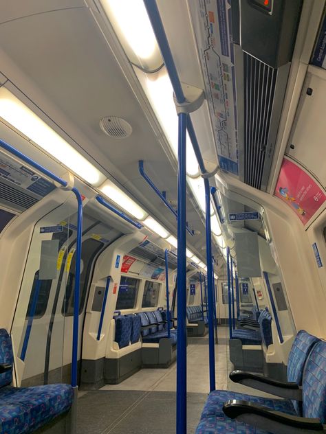 Transportation Aesthetic, Tube Aesthetic, Transport Aesthetic, English Culture Aesthetic, South London Aesthetic, British Train Aesthetic, London Train Aesthetic, Tube London Aesthetic, Public Transport Aesthetic