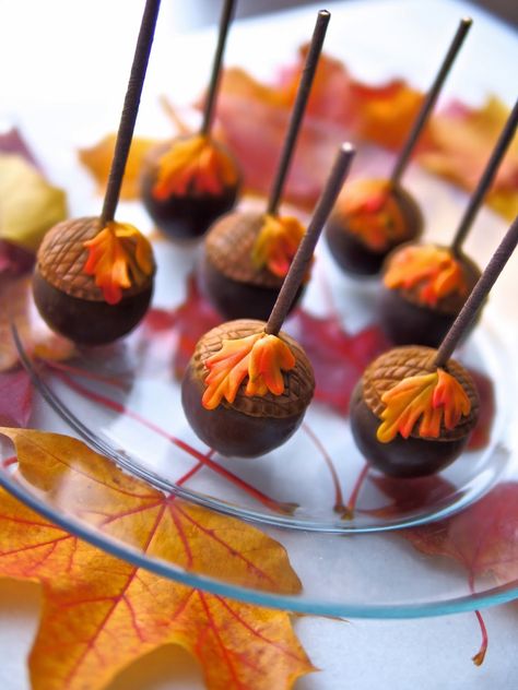 Acorn Cake Pops - Innovative Sugarworks Acorn Cake Pops, Acorn Cake, Thanksgiving Cake Pops, Fall Cake Pops, Fall Leaf Cake, Pumpkin Cake Pops, Leaf Cake, Turkey Cake, Thanksgiving Sweet Treats