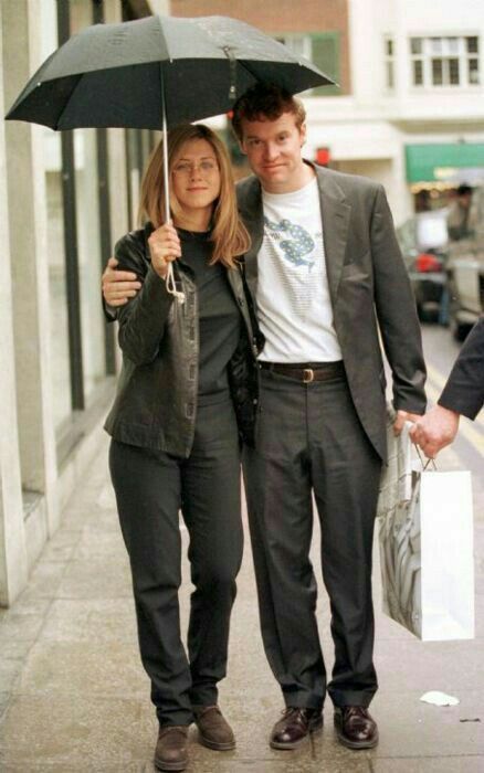 Tate Donovan, Nancy Dow, 90s Couples, 2000s Fall, Jeniffer Aniston, Fall Couple, Jen Aniston, 90s Inspired Outfits, Timeless Outfits