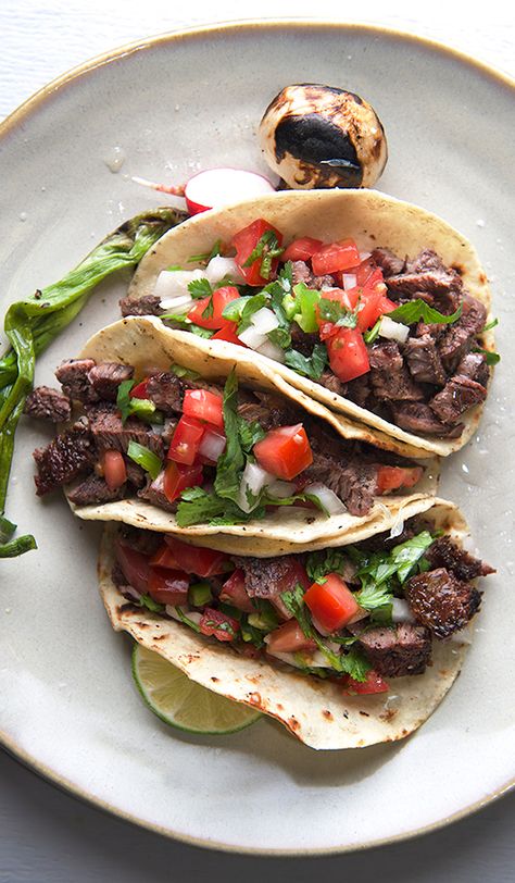 Carne Asada Tacos! 5, 6, 7, 8 De Mayo and every other day! Celebrate with Mexican food! Yes, more please! - An extra serving of cooking inspiration... Carne Asada Tacos Recipe, Carne Asada Recipes, Asada Tacos, Carne Asada Tacos, Mexican Tacos, Tacos And Burritos, 5 De Mayo, Tacos Beef, Carne Asada