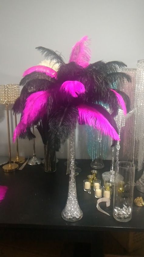 Hot Pink Centerpieces, Pink Birthday Party Decorations, Ostrich Feather Centerpieces, Black Centerpieces, Masquerade Party Decorations, Taylor Swift Birthday Party Ideas, Bday Decor, Playboy Mansion, Eiffel Tower Vases