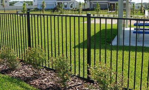 27 Awesome Metal Fence Ideas to Get Inspired in 2023 Metal Fence Ideas, Rod Iron Fences, Fence Modern, Stainless Steel Cable Railing, Aluminum Fencing, Gabion Baskets, Rod Iron, Fence Designs, Fence Styles