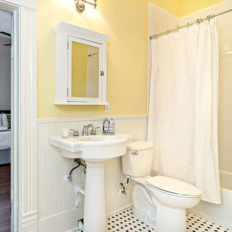 Yellow Bathroom Wooden Wainscoting, Bungalow Bathrooms, Basements Ideas, Light Green Bathrooms, Yellow Bathroom Walls, Bathroom Staging, Boho Apartment, Green Tile Bathroom, Bathrooms Design